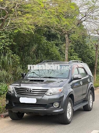 Toyota Fortuner 2013 2.5G - 260000 km