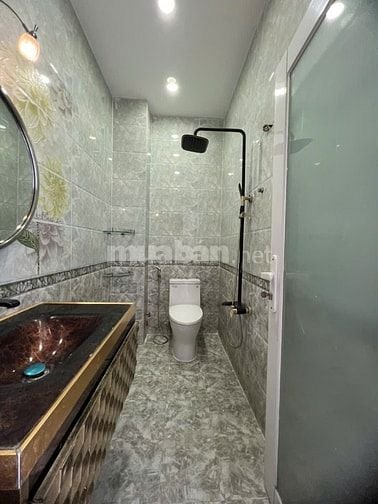 Cho thuê nhà mặt tiền kinh doanh Lạc Long Quân, Q11. Mới đẹp.