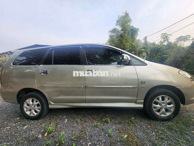 Xe Innova 2006 G - 345678 km