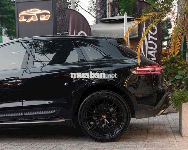 Porsche Macan FL Model 2022 . Đen - Kem . Odo 5v8