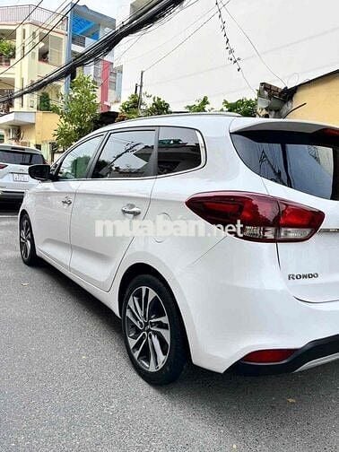xe gia đình . kia ron do 2017 tự động xe đep