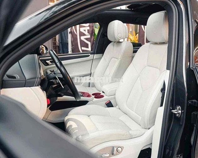 Porsche Macan FL Model 2022 . Đen - Kem . Odo 5v8