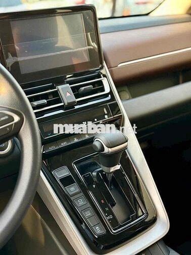 TOYOTA INNOVA CROSS G GIÁ TỐT - KM LỚN