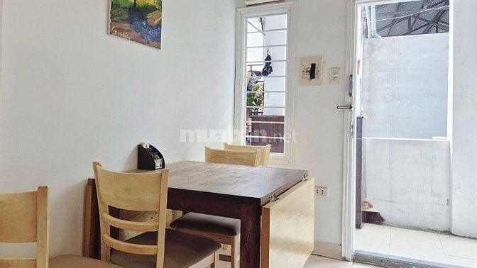 Bán căn hộ CCMN 3 phòng ngủ trung tâm Cầu Giấy, Hà Nội.