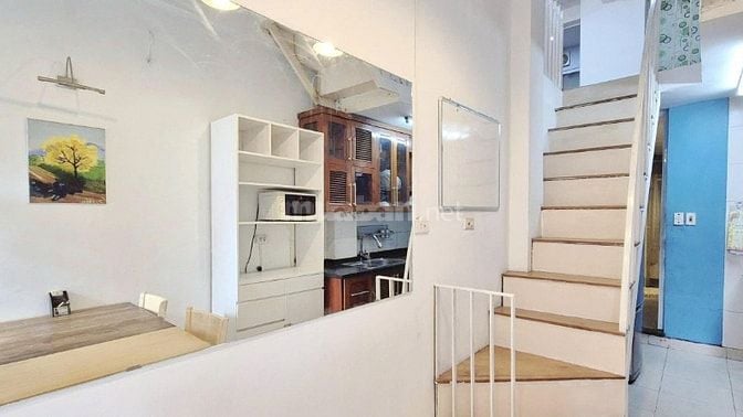 Bán căn hộ CCMN 3 phòng ngủ trung tâm Cầu Giấy, Hà Nội.