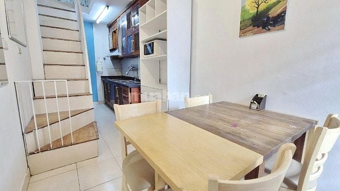 Bán căn hộ CCMN 3 phòng ngủ trung tâm Cầu Giấy, Hà Nội.