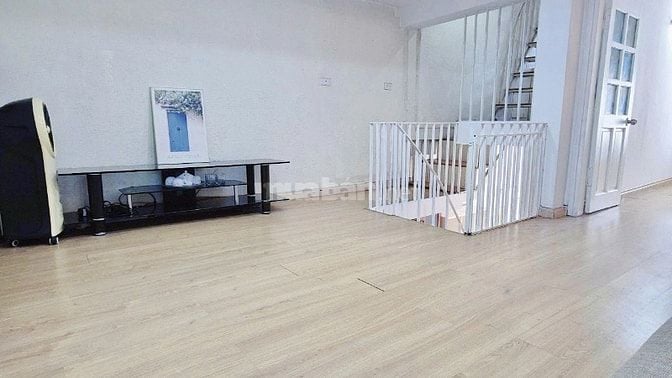 Bán căn hộ CCMN 3 phòng ngủ trung tâm Cầu Giấy, Hà Nội.