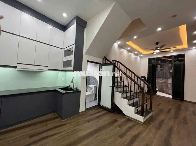 Bán nhà ngõ Thông Phong, Đống Đa 20m ra ô tô, 41m², 5 ngủ, 8.95 tỷ