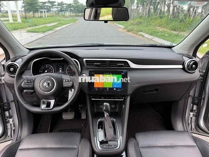 MG ZS 2023 Com 9600km Bạc