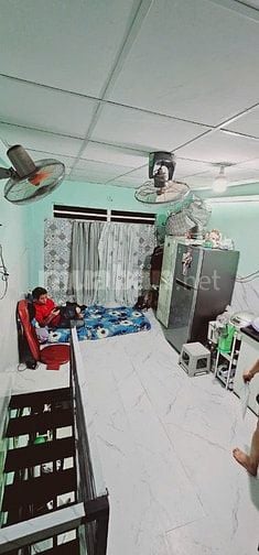 Bán nhà nhỏ nhỉnh 3 tỷ. Hẻm xe hơi quận 11 giáp quận 10. 