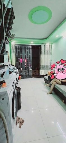 Bán nhà nhỏ nhỉnh 3 tỷ. Hẻm xe hơi quận 11 giáp quận 10. 