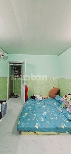 Bán nhà nhỏ nhỉnh 3 tỷ. Hẻm xe hơi quận 11 giáp quận 10. 