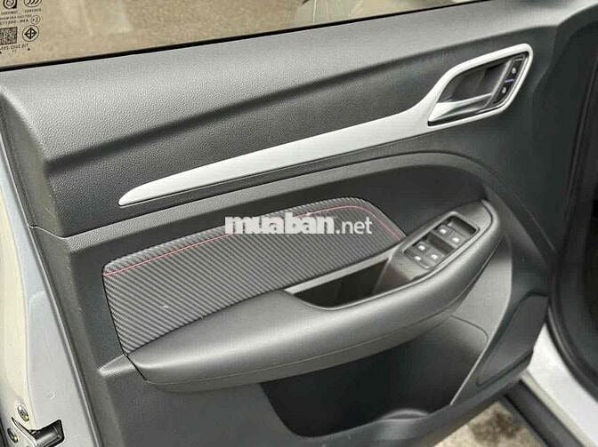 MG ZS 2023 Com 9600km Bạc