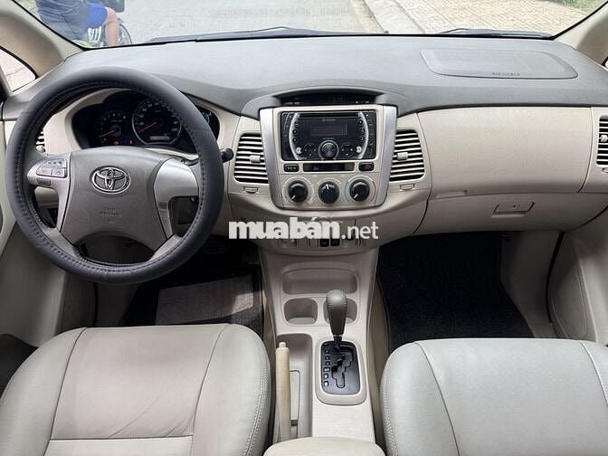 Toyota Innova 2016 2.0G Bạc