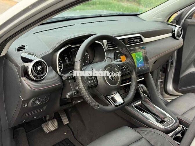 MG ZS 2023 Com 9600km Bạc