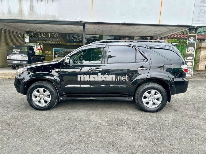 Toyota Fortuner 2010