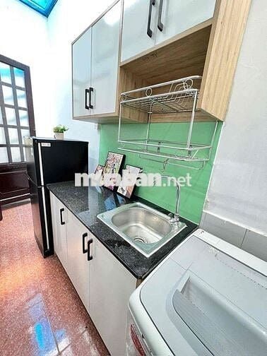 CĂN HỘ 2 PHÒNG NGỦ FULL NỘI THẤT CÓ MÁY GIẶT RIÊNG NGAY SÂN BAY TSN