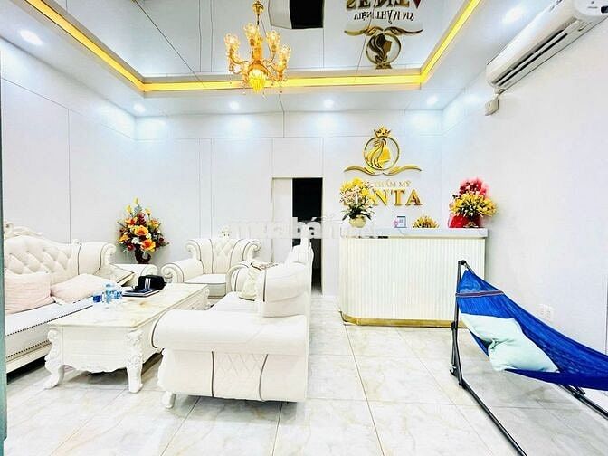 TÒA NHÀ ỐP KÍNH - 402C Huỳnh Văn Bánh, P.13, PN, 6X18M, 5 tầng SUỐT