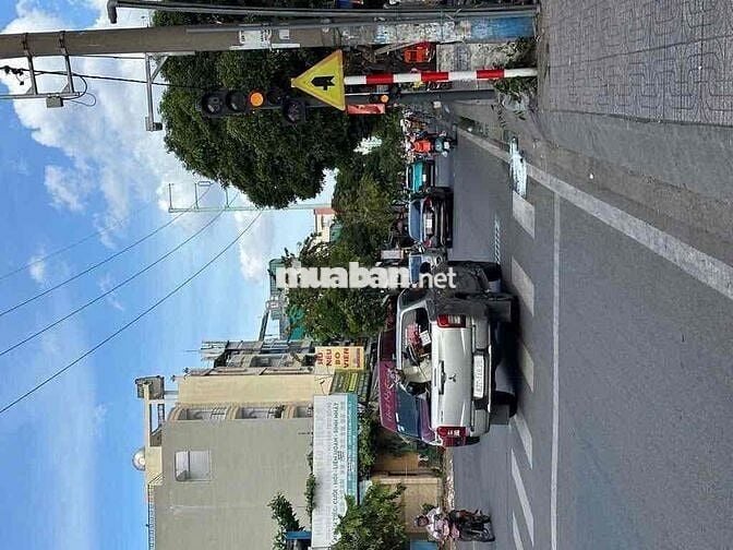 Nhà mặt tiền 4 lầu Bình Thới - q11 36m2 ( 3m x 12m ) đường kd sầm uất