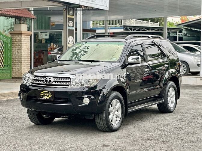 Toyota Fortuner 2010