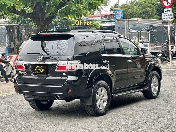 Toyota Fortuner 2010