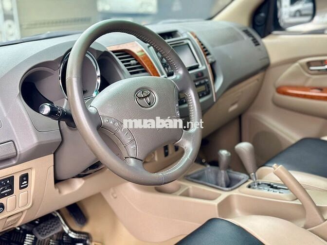 Toyota Fortuner 2010