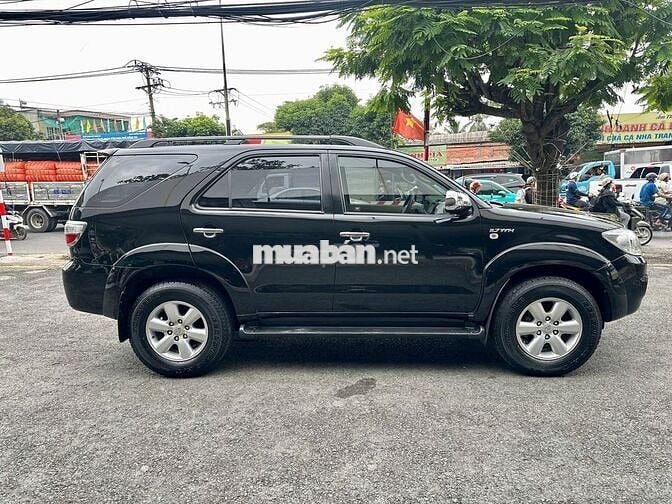 Toyota Fortuner 2010