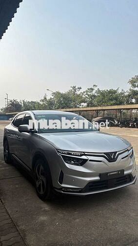 VinFast VF8 Eco 2023 Pin SDI Bạc