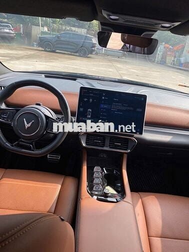 VinFast VF8 Plus 2023 Đen