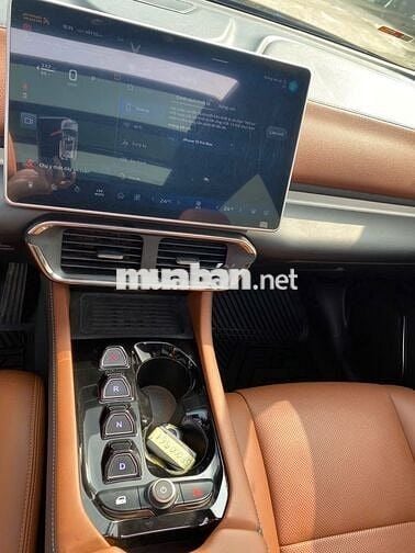 VinFast VF8 Plus 2023 Đen