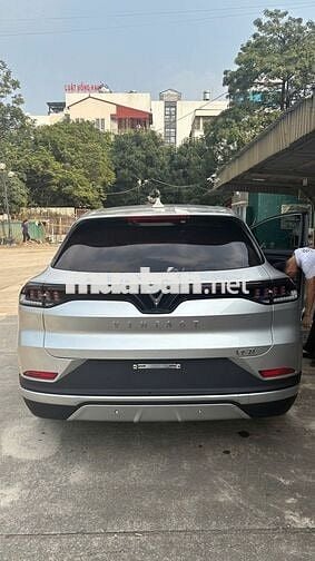 VinFast VF8 Eco 2023 Pin SDI Bạc