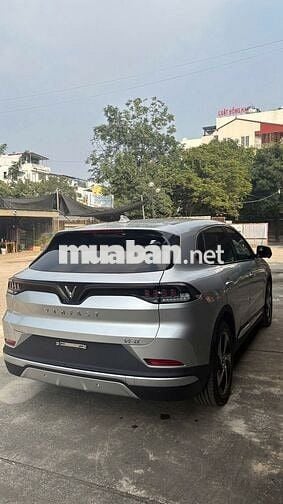 VinFast VF8 Eco 2023 Pin SDI Bạc