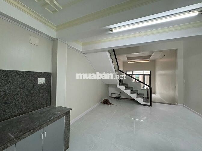 Cho thuê nhà 4 tầng, 5 phòng, vệ sinh khép kín, mới sạch sẽ