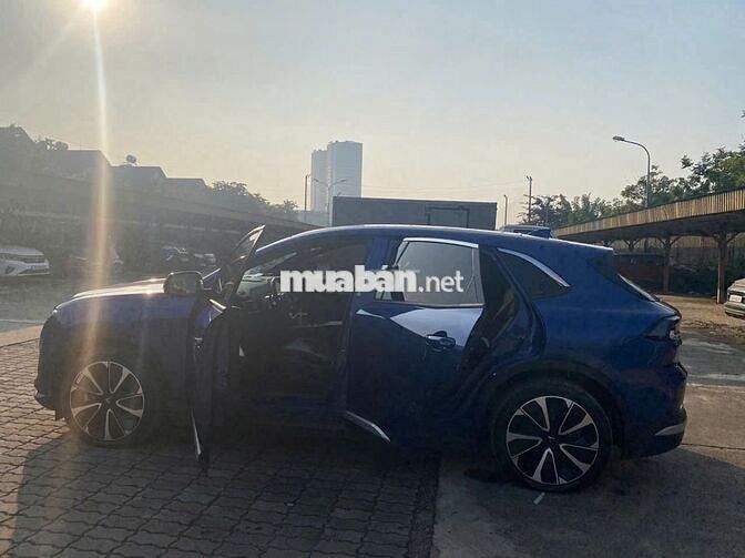 VinFast VF8 Plus Xanh dương 2023