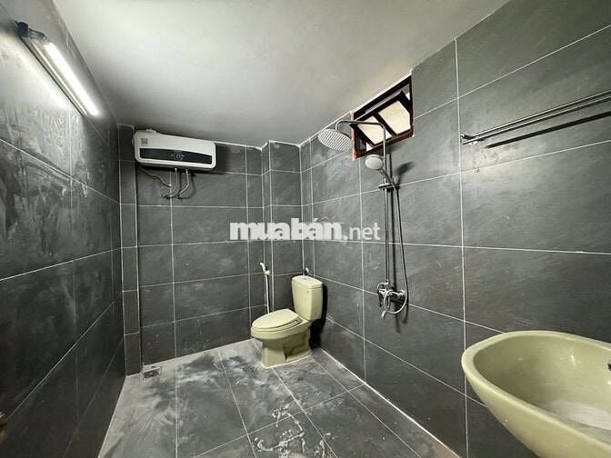 Cho thuê nhà 4 tầng, 5 phòng, vệ sinh khép kín, mới sạch sẽ