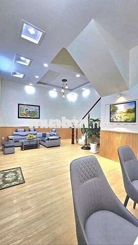 BÁN NHÀ ĐẸP  HẺM XE HƠI KẾ MT , NGAY LÊ VĂN QUỚI , GIÁ TỐT