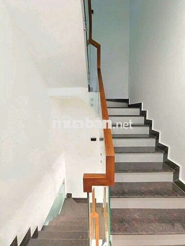 Nhà đẹp vào ở liền đường xe hơi gần Phú Mỹ Hưng quận 7