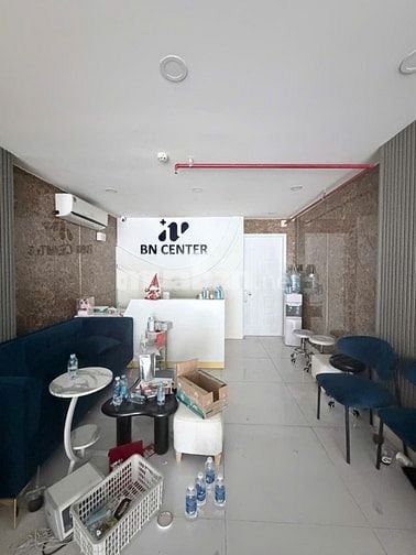 Tòa nhà mặt tiền Lê Quang Định, 1 hầm 7 lầu giá tốt 75tr/tháng