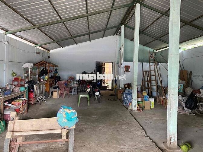 Cho thuê mặt bằng or kho gần chợ Hoà Lợi