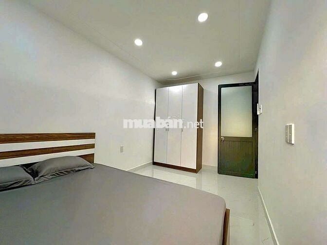 Nhà đẹp vào ở liền đường xe hơi gần Phú Mỹ Hưng quận 7