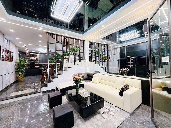 Tạ Quang Bửu 42M2 5 Tầng OTO 3 Ngủ Nhà Mới Chỉ 7.9 Tỷ Full Nội Thất