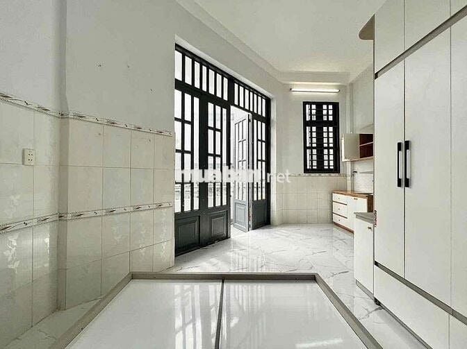 CHO THUÊ PHÒNG SIÊU RẺ BANCONG FULL NỘI THẤT SÁT CẦU NHỊ THIÊN ĐƯỜNG