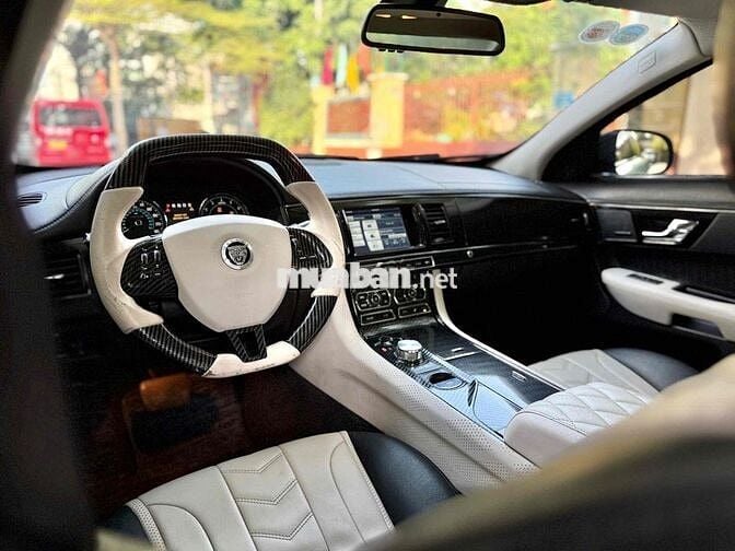 Jaguar XF 2013 2.0 AT - 90000 km