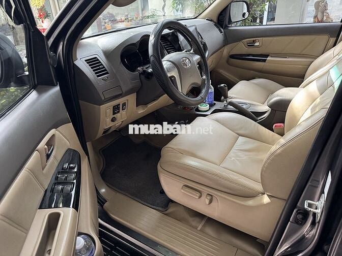 Toyota Fortuner 2014 Xăng 1 cầu Xám