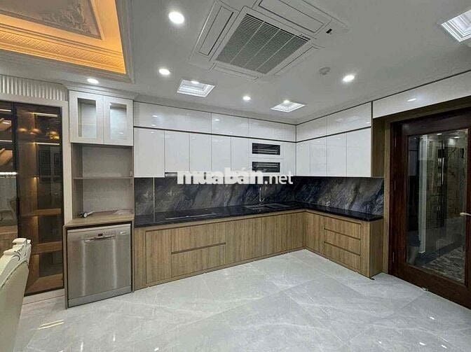 VĨNH PHÚC BA ĐÌNH PHÂN LÔ Ô TÔ TRÁNH-8T TM-KD CHDV