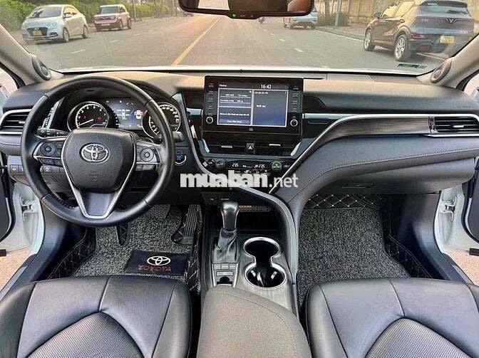 Toyota Camry 2022 2.5 Q - 43000 km