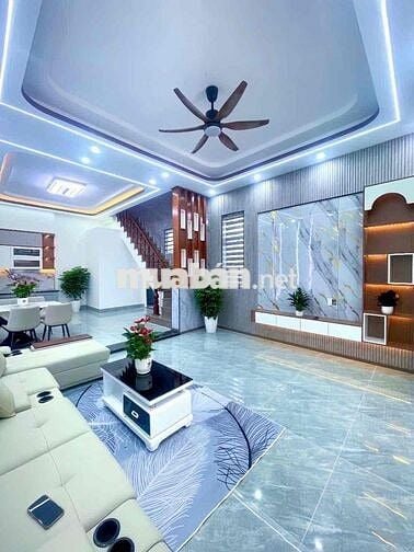 Nhà phố sân xe tăng đường xe tăng