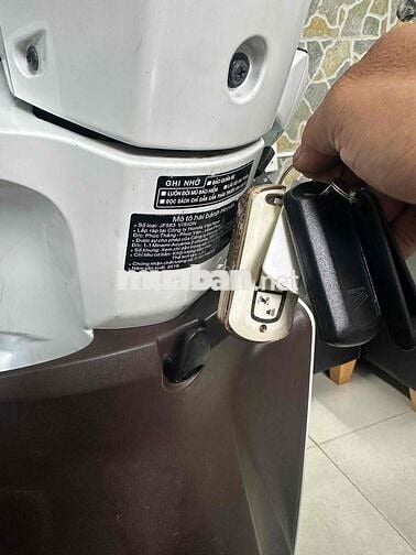 Honda Vision 2019, trắng khoá smk