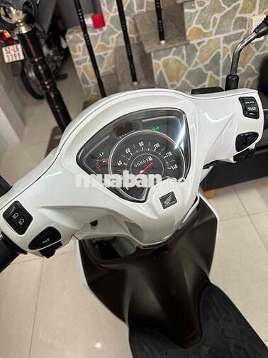 Honda Vision 2019, trắng khoá smk