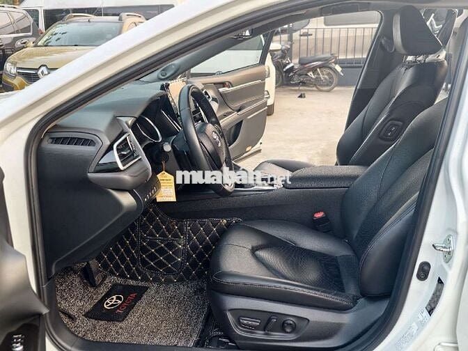 TOYOTA CAMRY 2.5Q 2022 MÀU TRẮNG